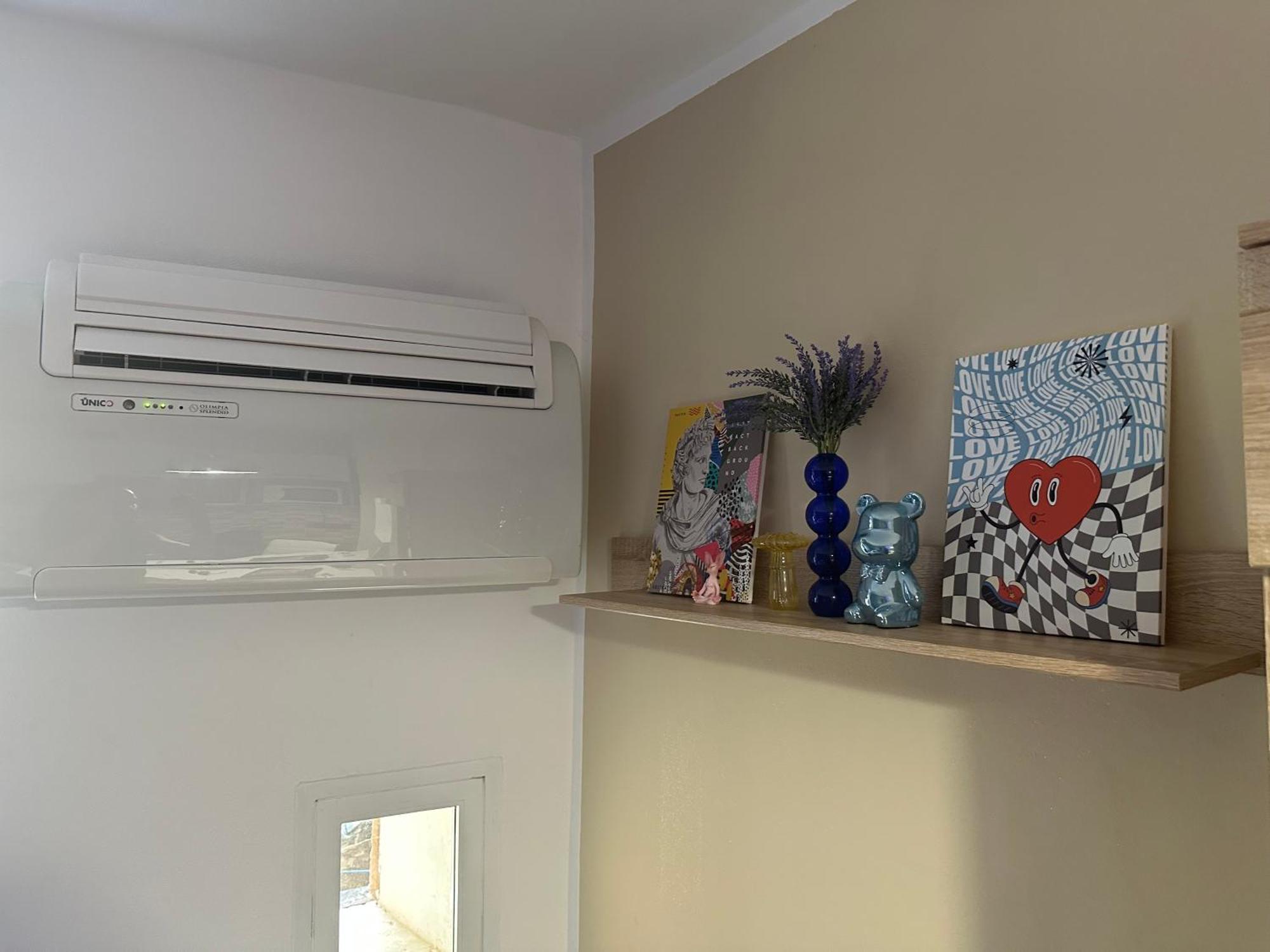 Apartment Feel - Vivid *